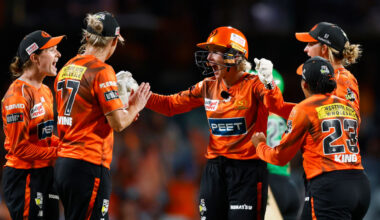 Stars scorched by Perth bowlers after MackMooney record stand