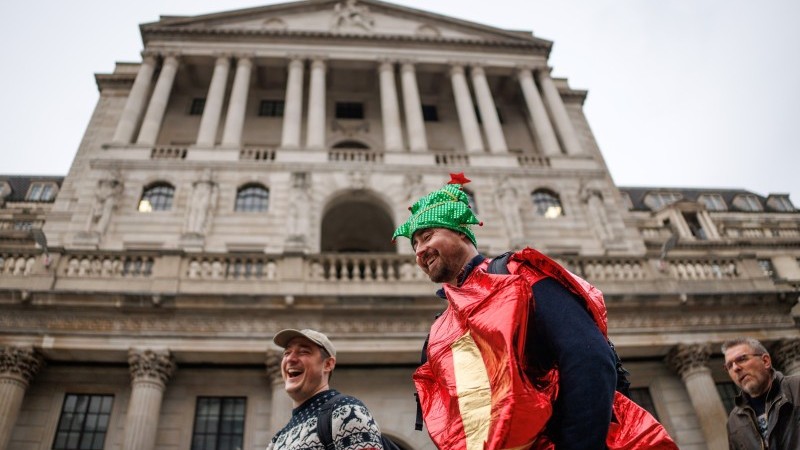 Bank of England cuts rates in heavily divided decision | snaps