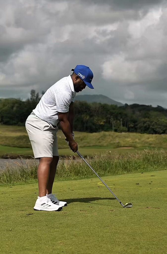 Temba Bavuma’s Impressive Golf Swing Captured in Viral Video