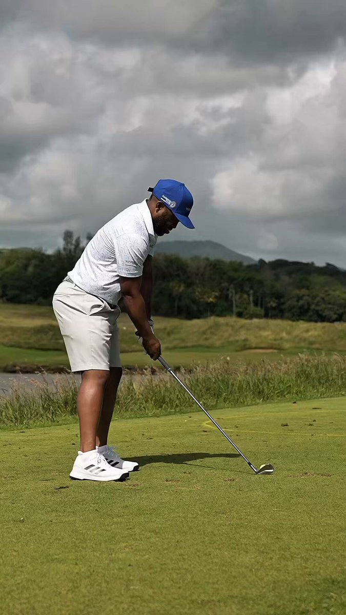 Temba Bavuma’s Impressive Golf Swing Captured in Viral Video