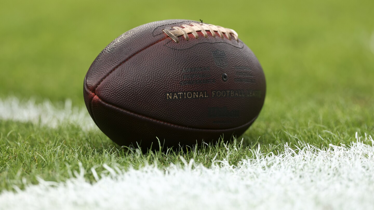NFLPA reiterates preference for "high-quality, natural grass surfaces"