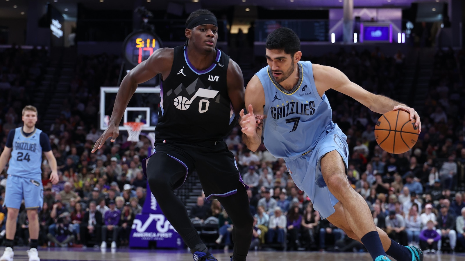 Santi Aldama scores a career-high 37 points, with 7 3-pointers, to lead the Grizzlies past the Jazz