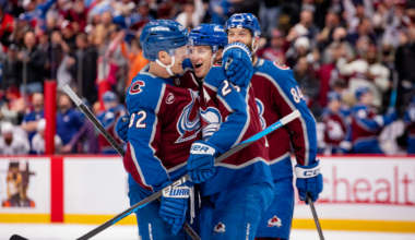 MacKinnon scores 2, Avalanche defeat Canucks to push point streak to 17
