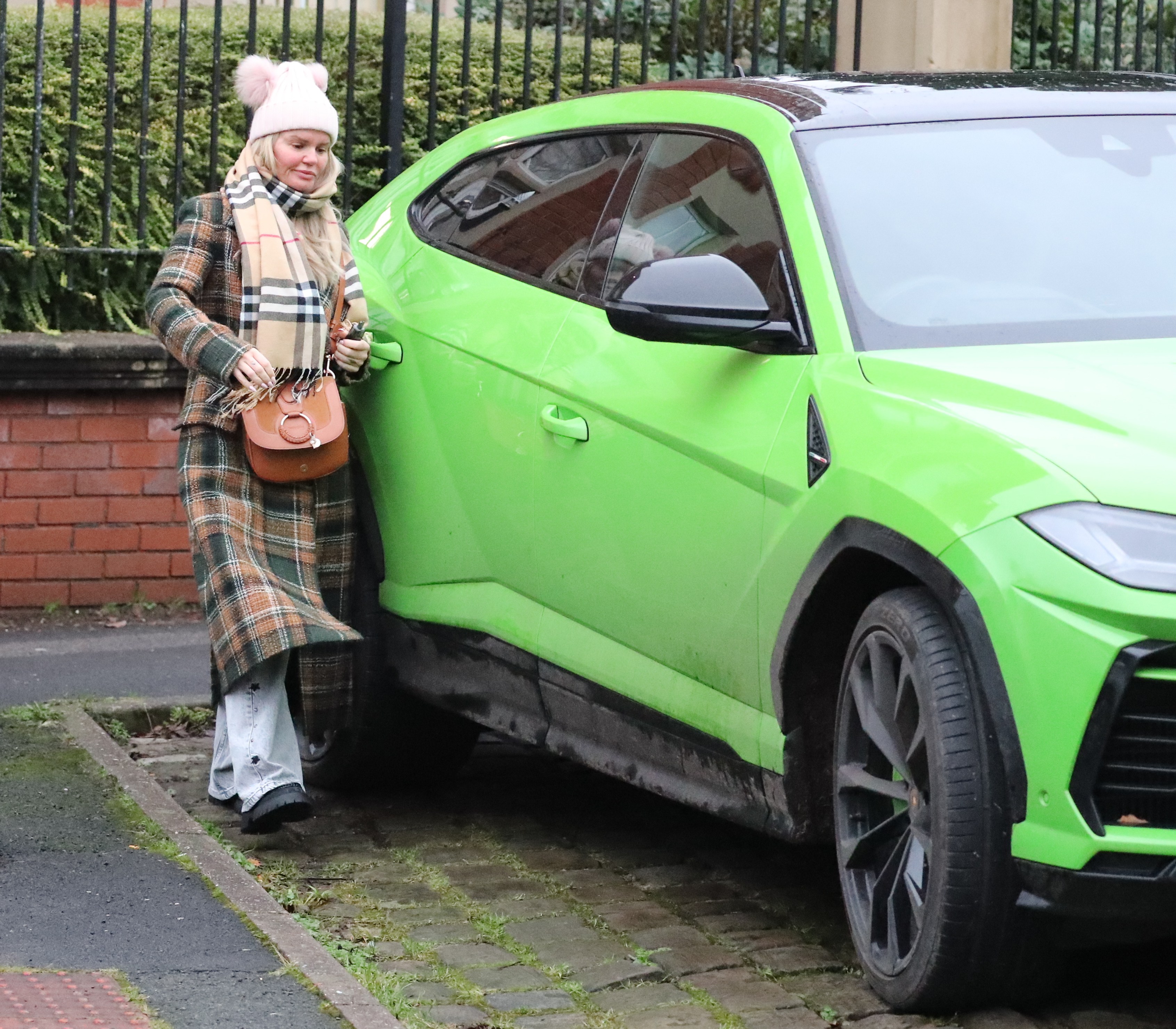 Kerry Katona Spotted Vaping After Leaving Botox Clinic In Cheshire - 18 Dec 2025