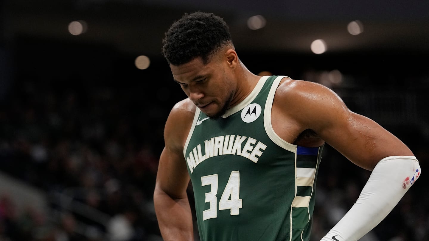 Sacramento Kings v Milwaukee Bucks