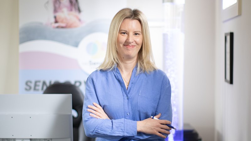 Some businesses embrace AI agents while others find human-led service better