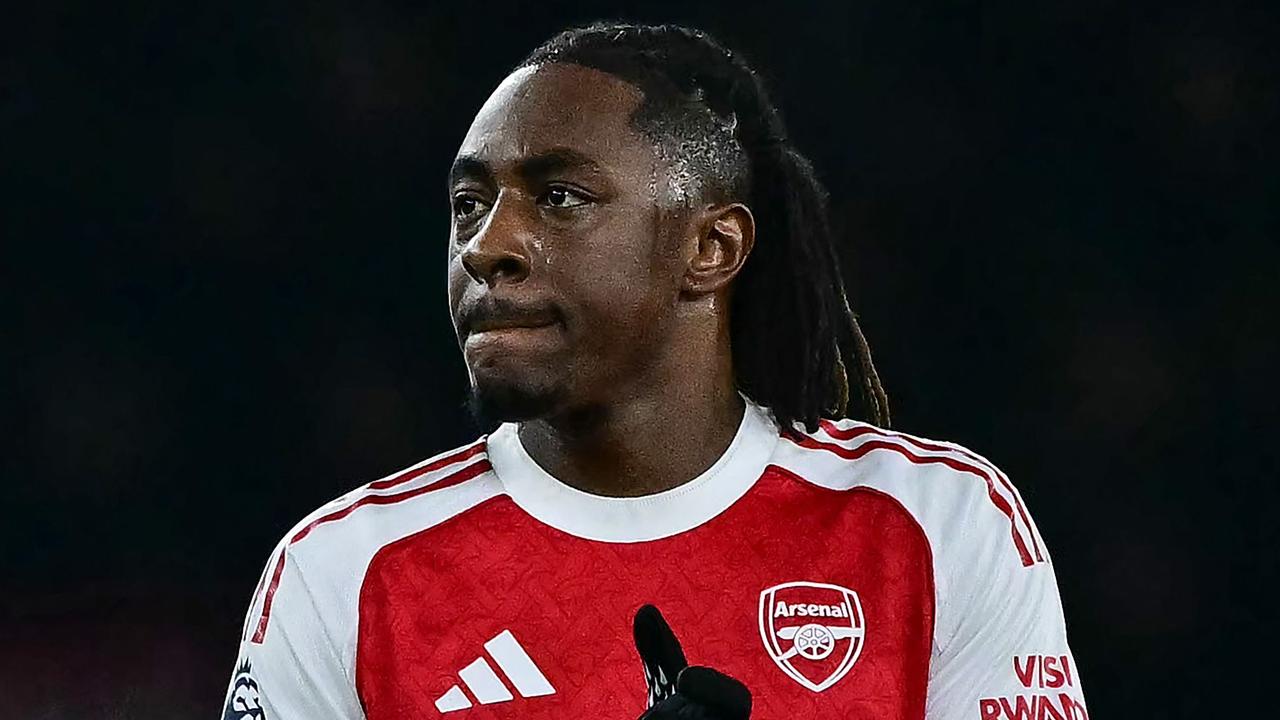 Manchester United v Arsenal, Aston Villa v Newcastle, scores, results, highlights, latest news