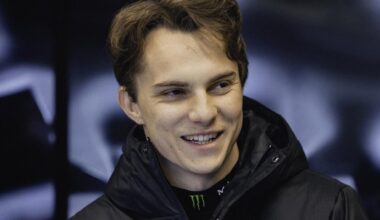 Oscar Piastri’s first day in new McLaren truncated by a fuel system issue, reliability, Mercedes power unit, Ferrari, Barcelona, Lando Norris, Mark Temple