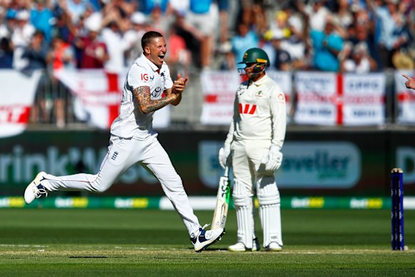 Brydon Carse dismisses Khawaja for 2 in the first innings at Perth.