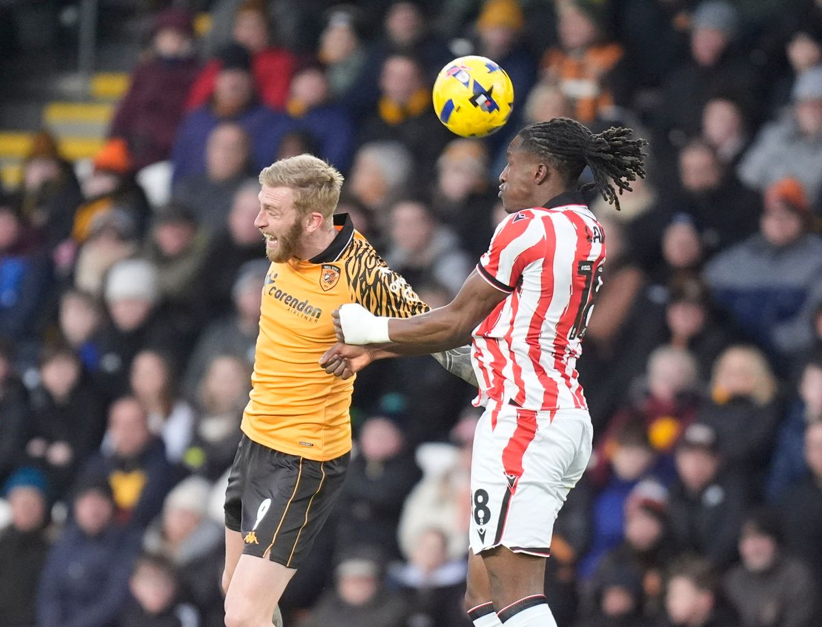 Bosun Lawal outmuscles Oli McBurnie