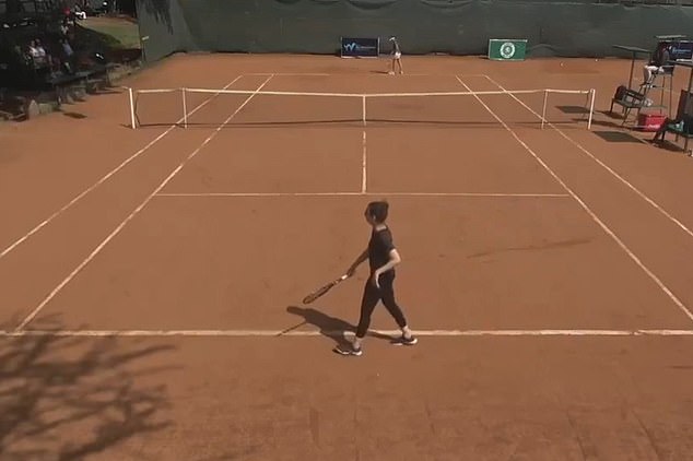 The Egyptian at times did not appear to know the correct place to serve, raising questions about how she was awarded a wildcard