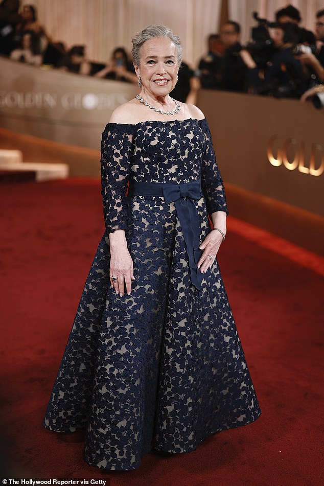 Kathy Bates was the picture of elegance in a blue lace gown