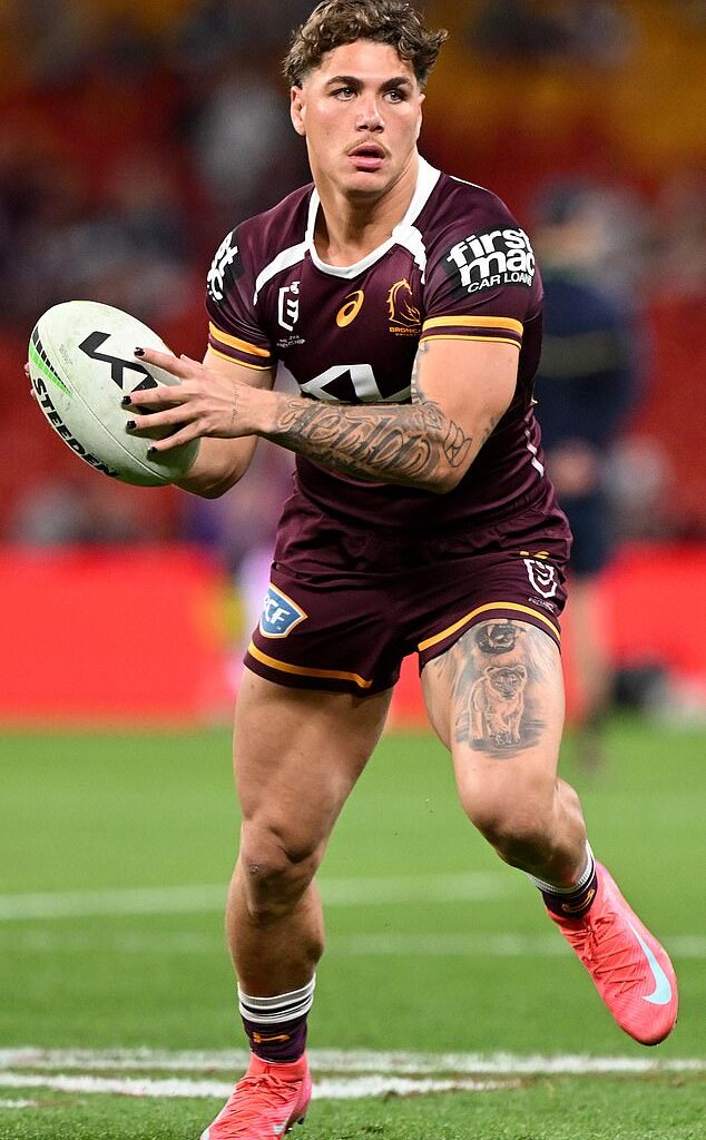 Footy superstar Reece Walsh has made a shock change with the NRL season just weeks away