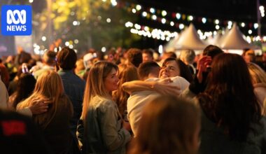 New Year's fireworks light up Hobart as crowds celebrate at Taste of Summer