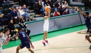 Men’s Basketball Overcomes Large Deficit to Take Down Quinnipiac