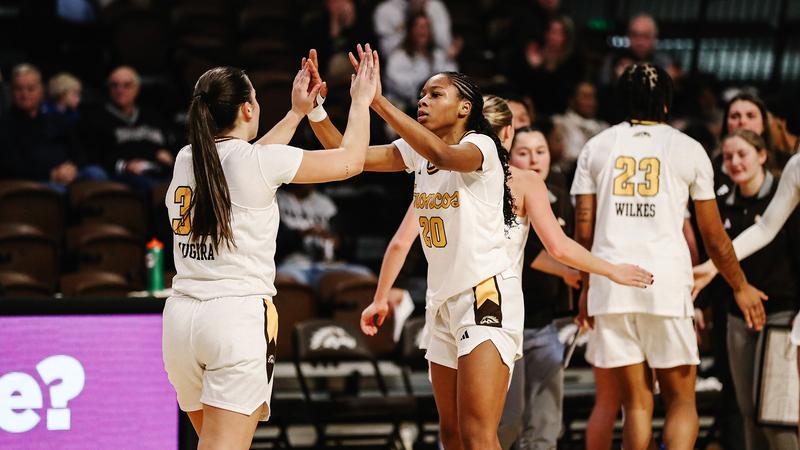 Women's basketball welcomes Akron for midweek action