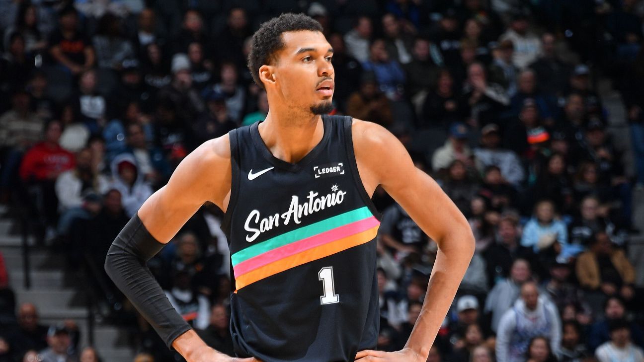 Wembanyama drops 30 in returns but sits out crunch time in loss