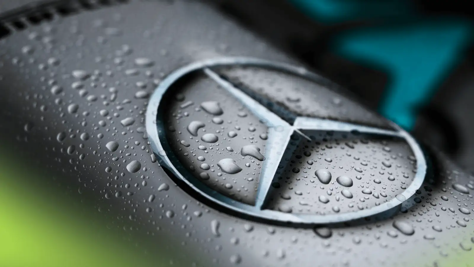 Mercedes leads tributes to former F1 driver after heartbreaking news