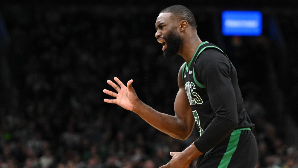 Celtics' Jaylen Brown rips officiating after loss to Spurs