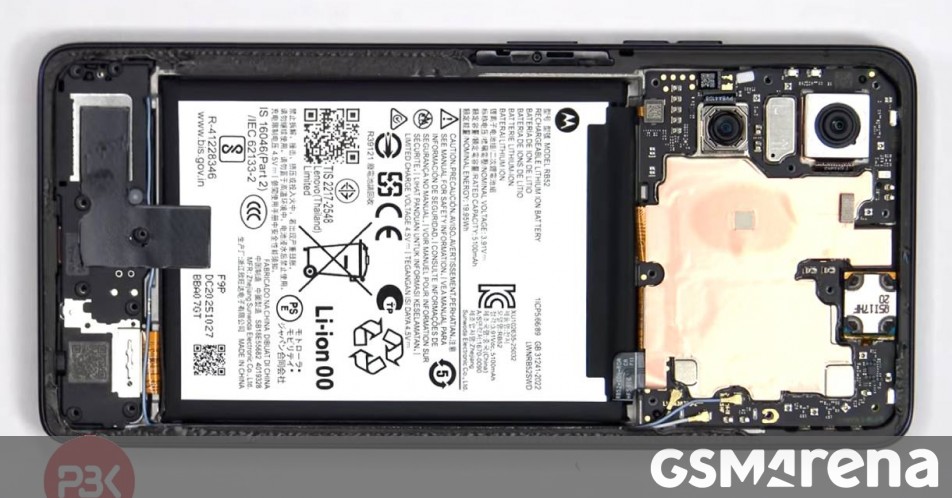 The Motorola Moto G Power (2026) gets an average repair score because of its battery