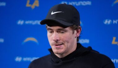 Khalil Mack: QB Herbert shouldn't shoulder full weight of loss