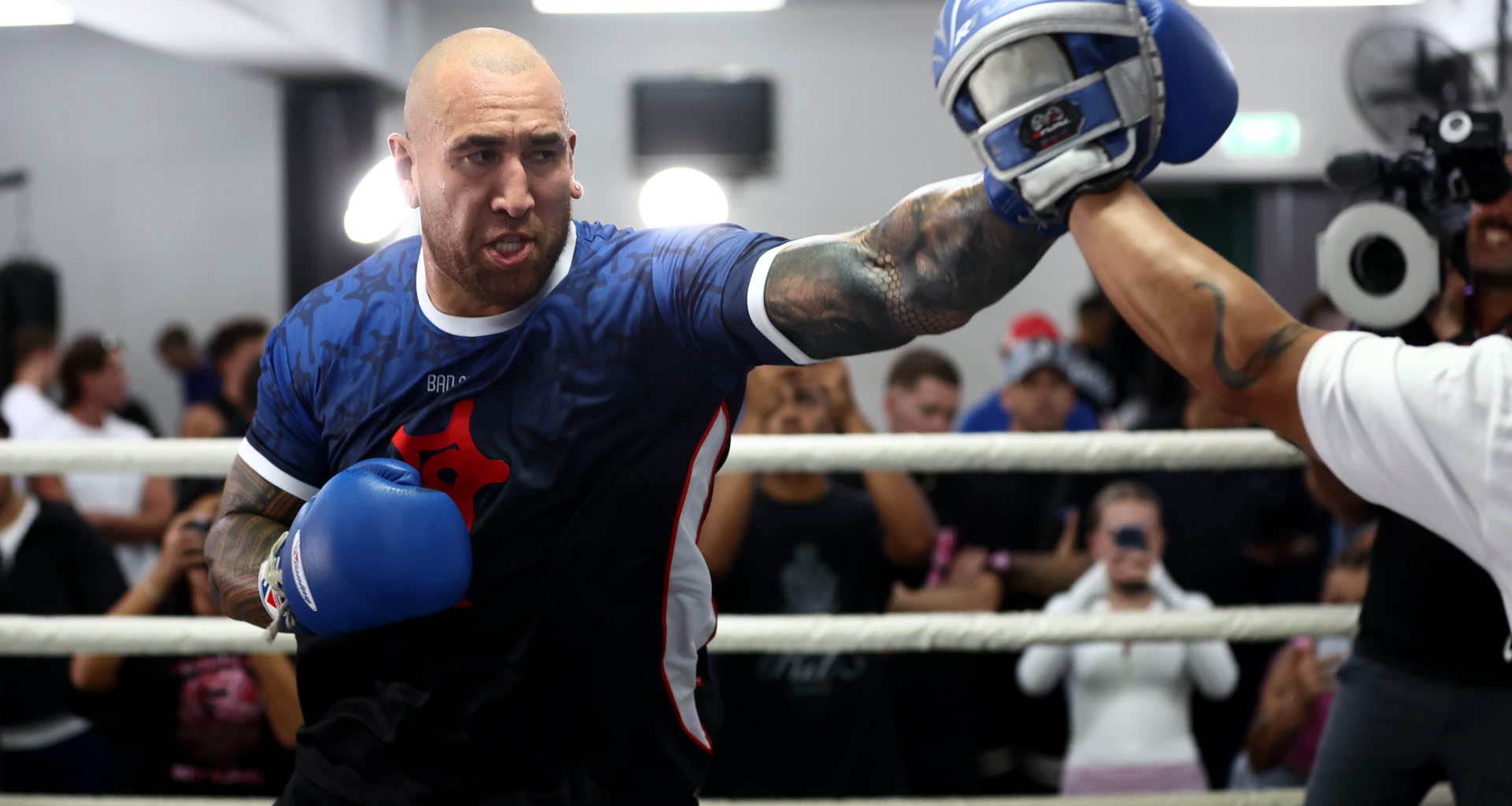 6ft 7in retired rugby star set for heavyweight boxing debut