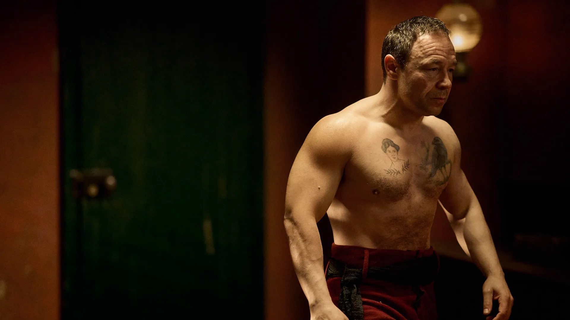 The image features actor Stephen Graham in character as Henry "Sugar" Goodson for the Disney+ series A Thousand Blows. 