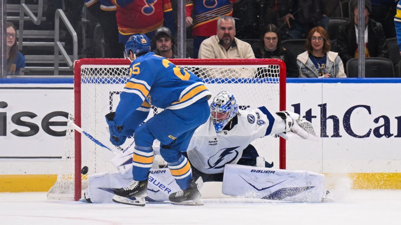 Jordan Kyrou scores in shootout as Blues snap Lightning's streak at 11