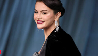 Selena Gomez: Quote of the day by Selena Gomez: “I realize everybody wants what they don’t have. But at the end of the day, what you have inside is much more beautiful than what’s on the outside.”