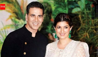 Akshay Kumar recalls Dimple Kapadia's warning to him when he married Twinkle Khanna; goes paragliding on 25th anniversary - VIDEO | Hindi Movie News