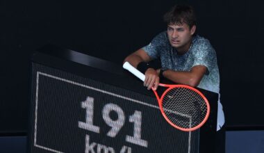 Australian Open live blog: Toilet trouble leads to 20th seed's demise in first round