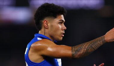 North Melbourne Kangaroos player Paul Curtis recovering from life-saving surgery after emergency dash from Bali