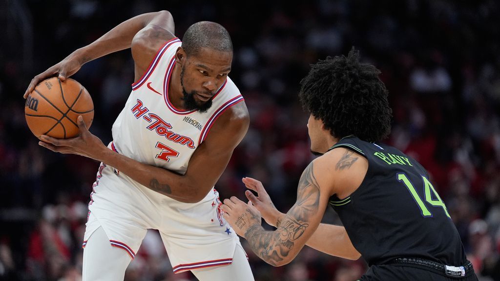 Durant moves past Nowitzki for sixth on NBA's scoring list