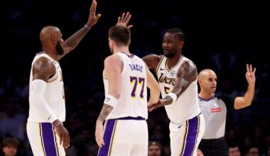Deandre Ayton's perfect night keys Lakers win over Raptors
