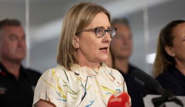 Victorian CFA 2024-25 annual report released after Jacinta Allan defends funding