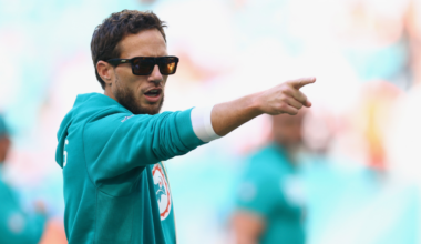 Chargers expected to hire ex-Dolphins coach Mike McDaniel as new offensive coordinator