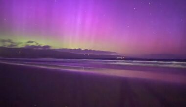 Amateur photographer 'gets lucky' as aurora lights up SA's skies - News