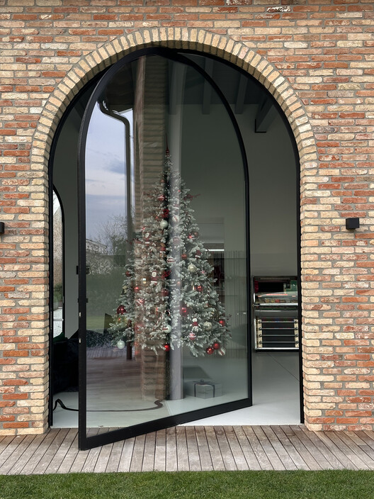 Doors at Scale: Highlights from the Best Pivot Door Contest 2026 - Image 18 of 22
