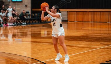 Brandenstein scores 17 for women's basketball in road loss to Saint Mary's