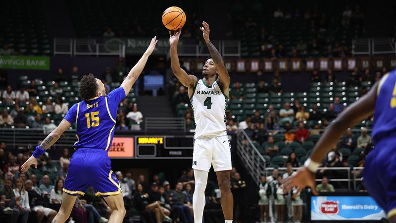 Men’s Basketball Races Past CSU Bakersfield