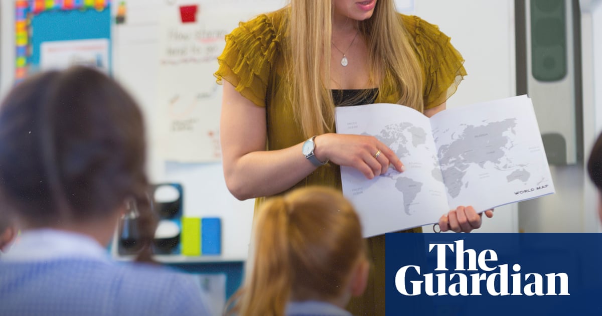 Science teachers from Queensland Open Brethren schools told to teach students about vegetarian dinosaurs on Noah’s Ark | Australian education