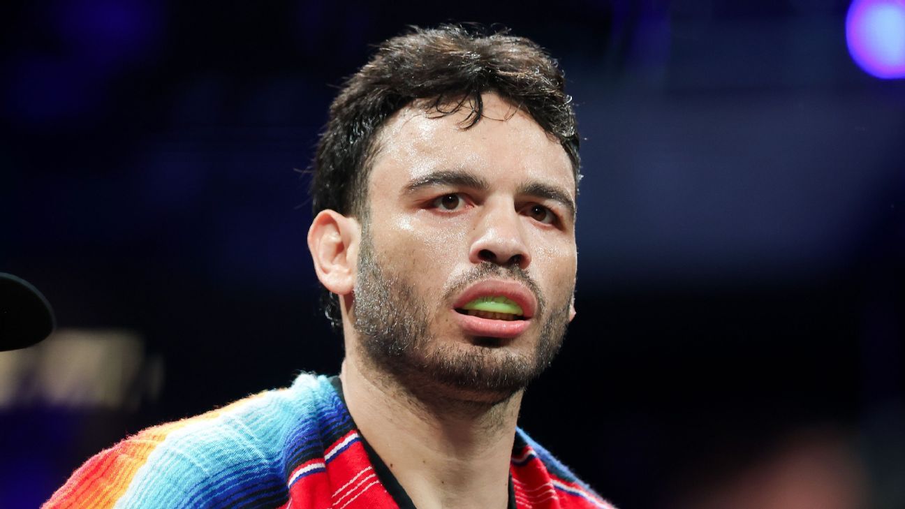 Julio Cesar Chavez Jr., out on bail, picks up 1st win since '24