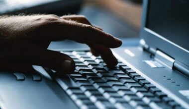 Employee sacked for failing to return to office, despite contract allowing WFH