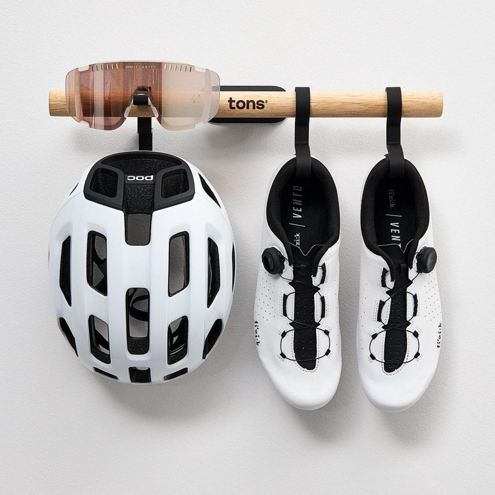 Short Bar — 1x Pair of Shoes + Glasses + Helmet Short Bar — 1x Pair of Shoes + Glasses + Helmet