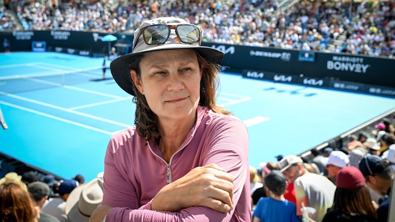 Pam Shriver files complaint to WTA against tennis coach who was engaged to teen player