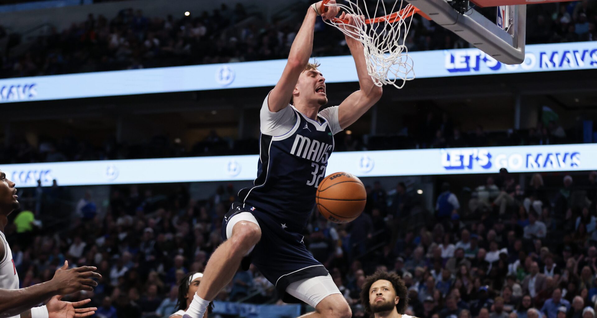 Major Mavericks Shift Helps Cooper Flagg Remain NBA’s No. 1 Rookie