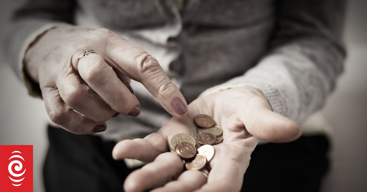 Hundreds of pensions affected by IT error