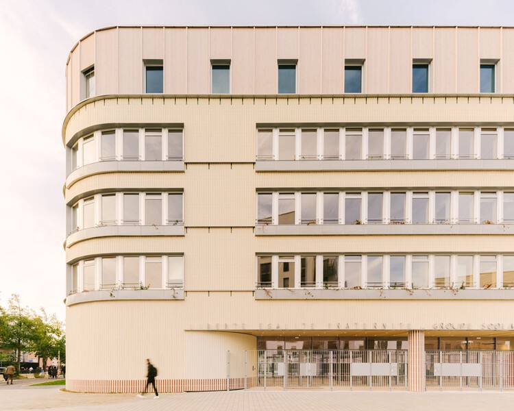 Dominique Frelaut School Group / Tectoniques - Facade, Concrete