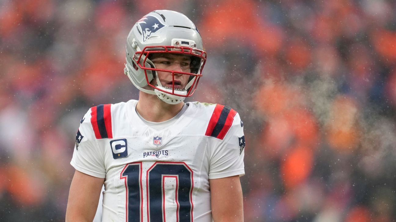 Patriots' Vrabel not too worried about QB Maye's shoulder