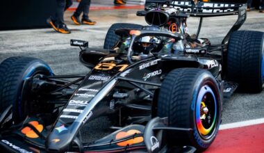 Oscar Piastri first day mechanical breakdown, fuel issue, Lewis Hamilton, Ferrari, comments, reaction